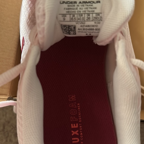 NWT Under Armour Charged Rogue 3 Women’s Size 9 Pink - Picture 9 of 10